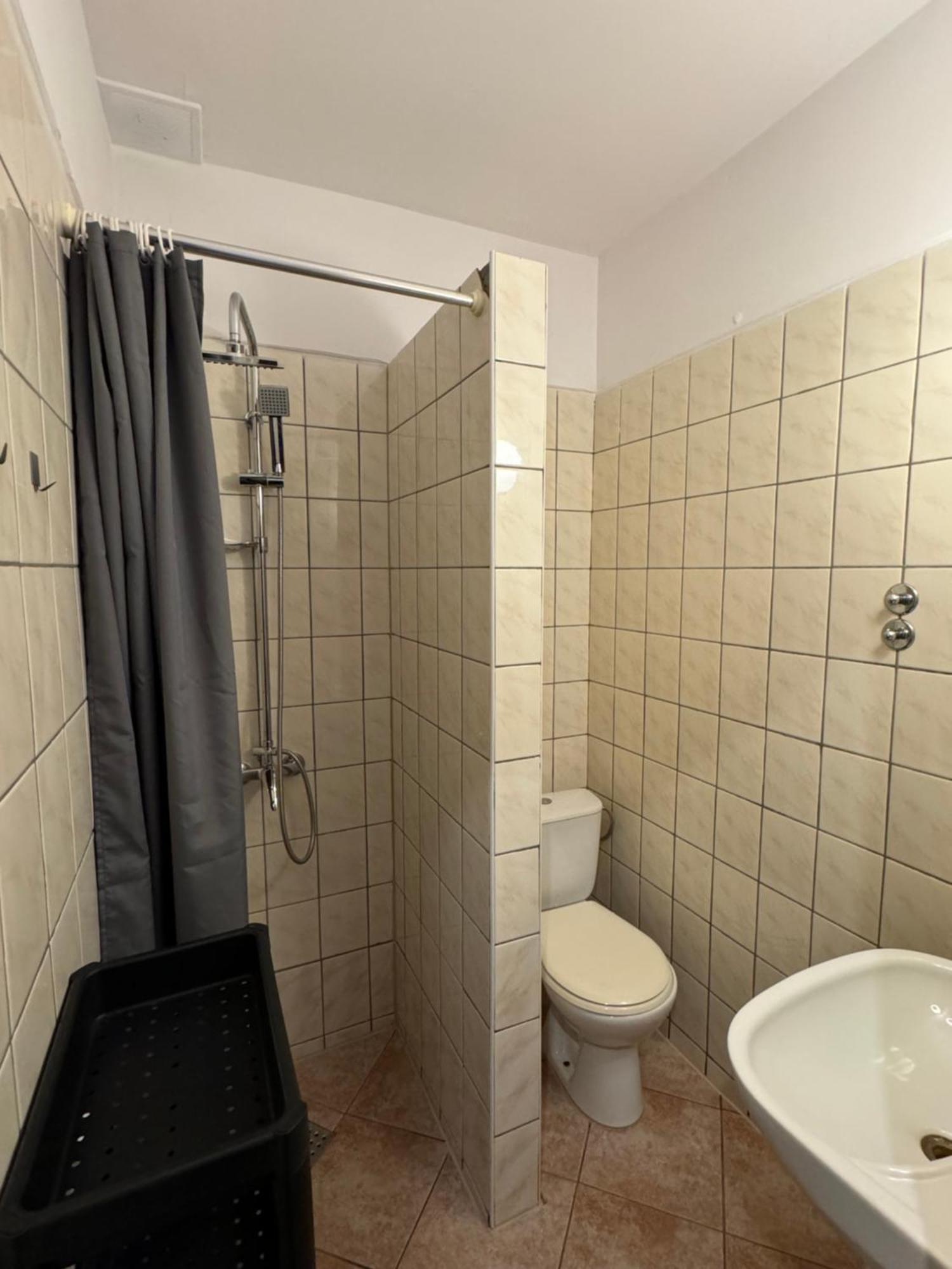 Hotel Victoria Любово Екстер'єр фото
