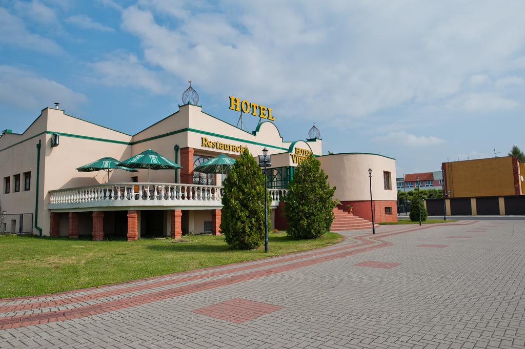 Hotel Victoria Любово Екстер'єр фото